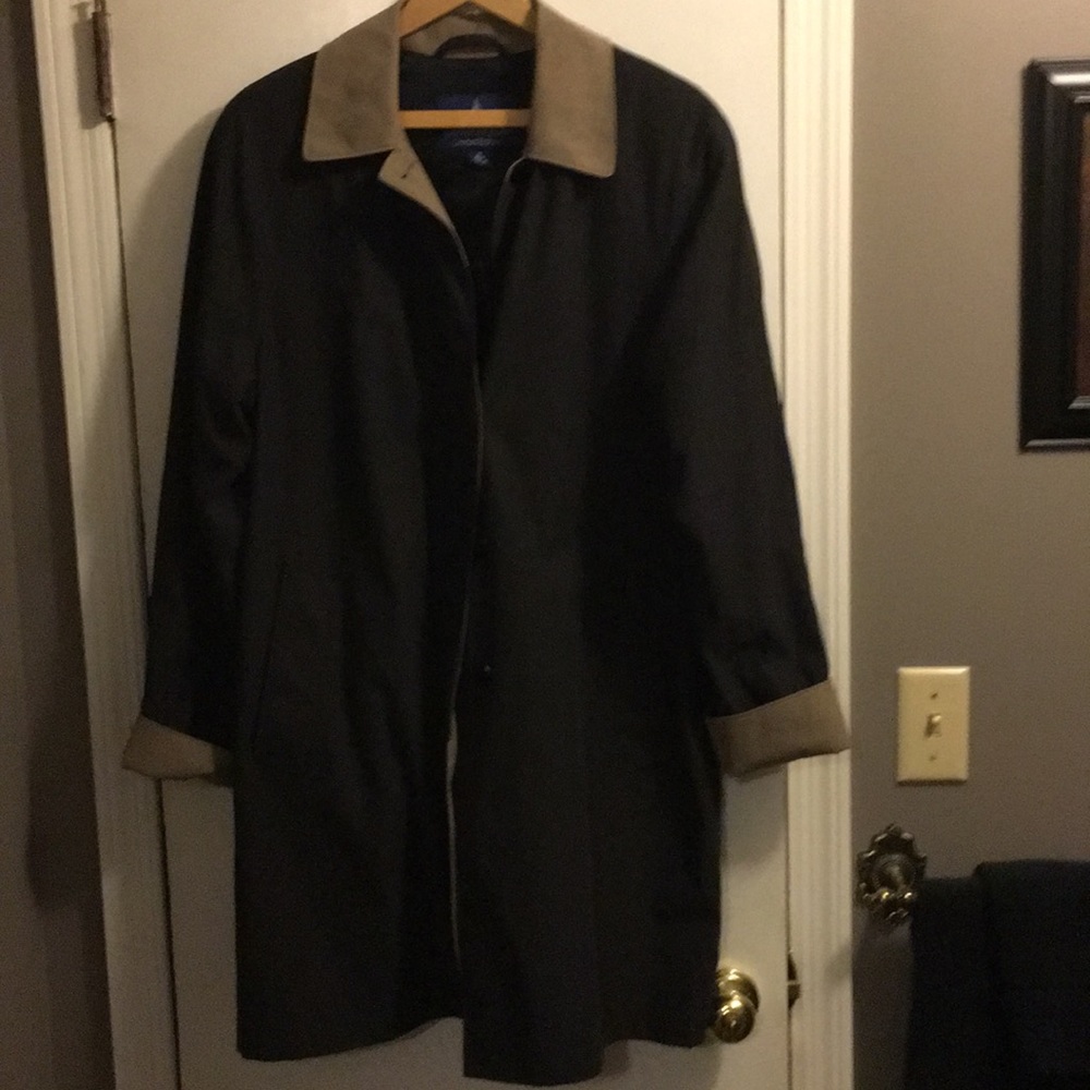 Ladies London Fog cost. Like new.